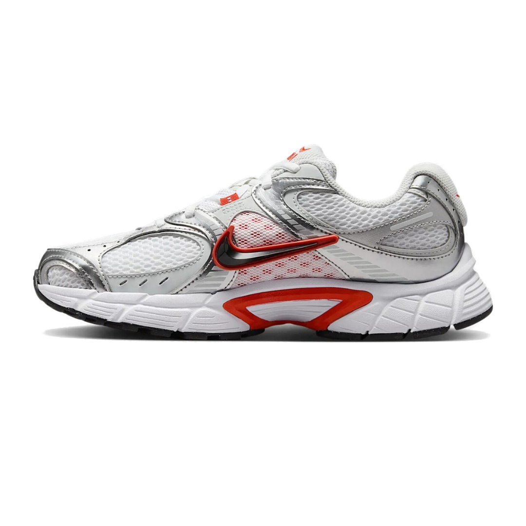 Nike V5 RNR White / Black / Picante Red - Missing Box Lid