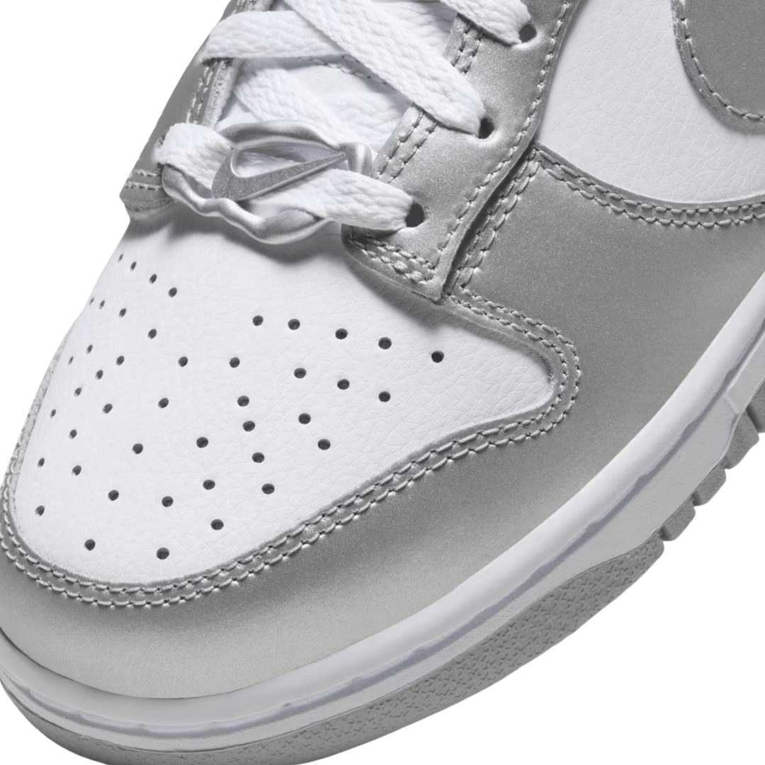 Nike Dunk Low Metallic Silver - Missing Box Lid