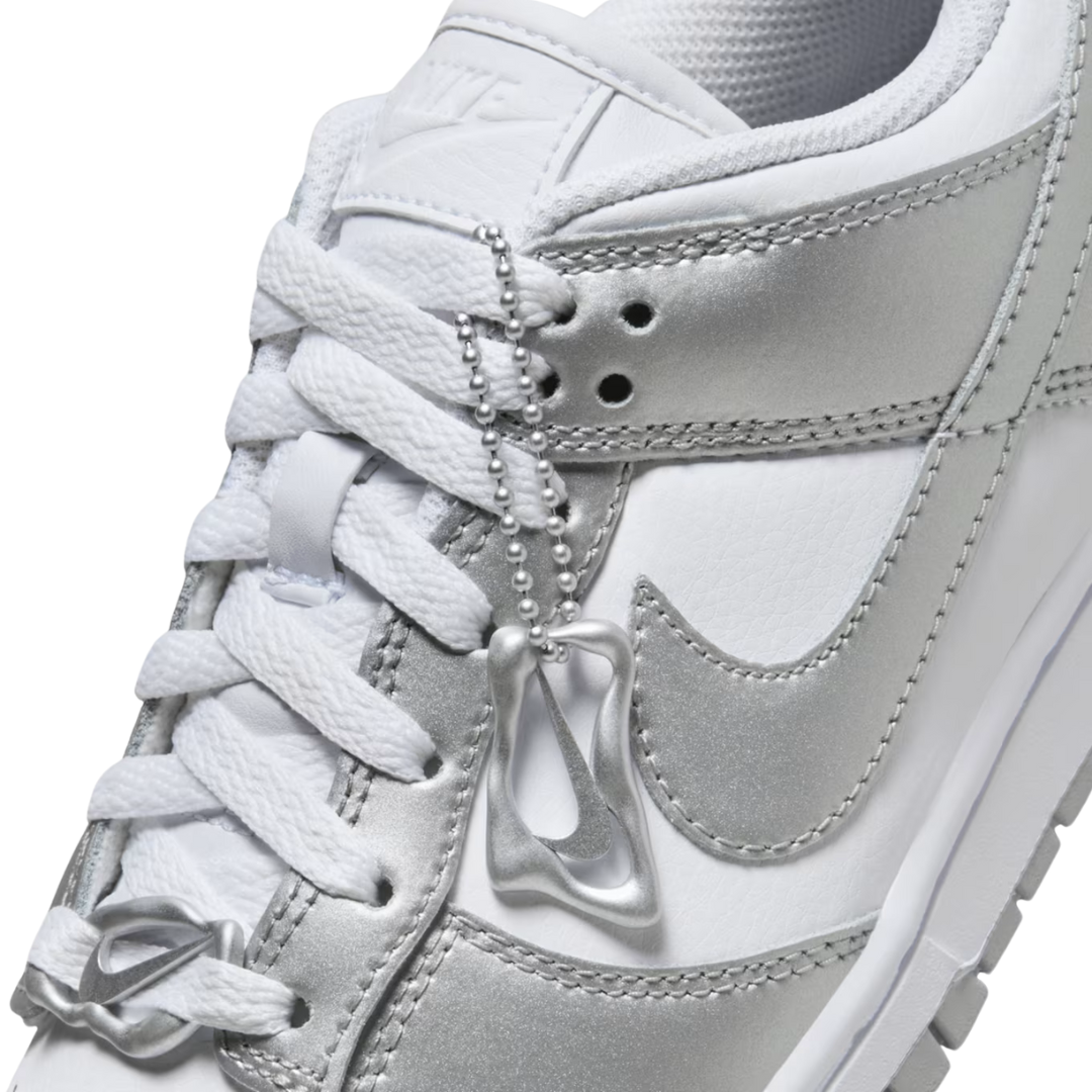 Nike Dunk Low Metallic Silver - Missing Box Lid